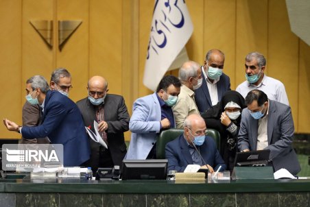 بانک‌های دولتی موظف به ارائه تسهیلات در حوزه تولید و اشتغال شدند