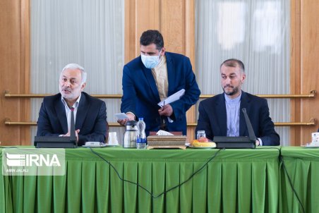 نشست هم اندیشی نمایندگان با امیرعبدالهیان برگزار شد