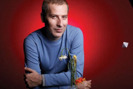 انتقاد رامین ناصرنصیر از خط قرمزهای پررنگ تلویزیون/  فقط می‌شود از دعوای مادرشوهر و عروس گفت