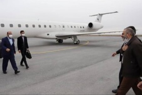 وزیر راه و شهرسازی وارد اراک شد