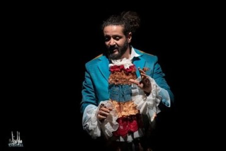 عادل فردوسی پور به تماشای «مارادونا» نشست/ عکس