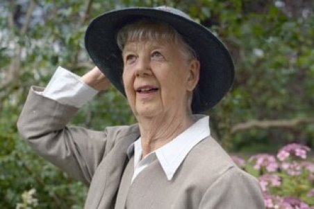 شرلی هیوز، نویسنده و تصویرگر محبوب کودکان درگذشت