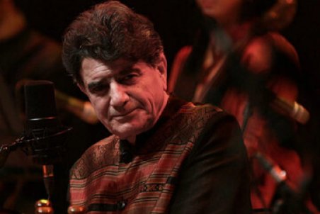 خبر تخریب سنگ قبر شجریان تکذیب شد