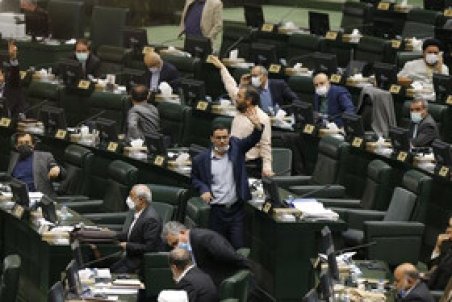 تعیین تکلیف مجلس برای اعطای مجوز تنفس خوراک به صنایع پایین دستی نفت خام