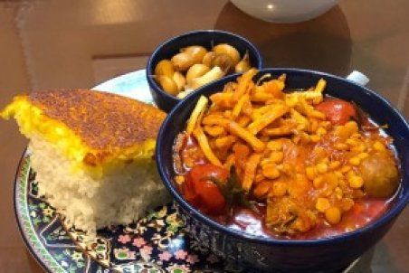 طرز تهیه خورشت قیمه با مرغ مجلسی؛ مرحله ای و همراه عکس